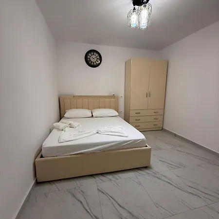 Vandrerhjem Leo Shkodër